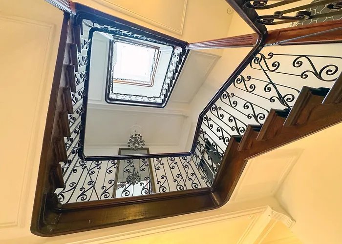 Your Homestay In A Bibliophile Mansion