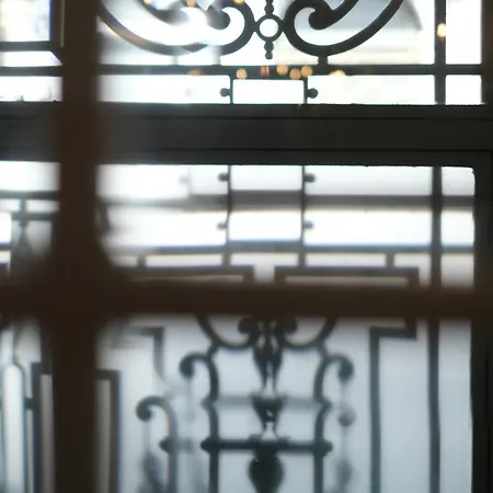Your Homestay In A Bibliophile Mansion Antwerp Exterior photo